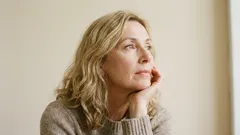 Was Sie nach 50 tun sollten, um jünger auszusehen: 10 Tipps für ein stilvolles reifes Alter